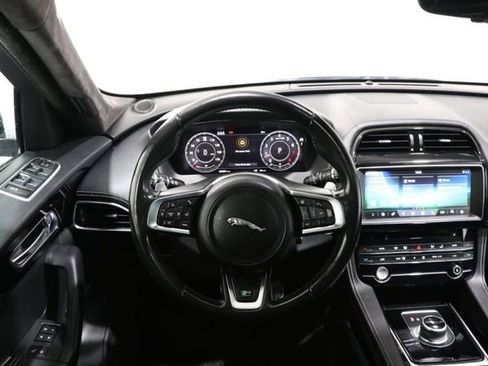 Used 2020 Jaguar F-PACE R-Sport AWD/4WD image 15