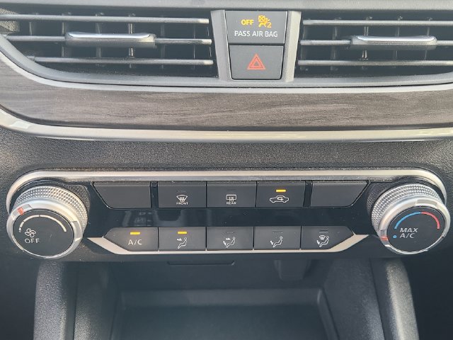 Used 2025 Nissan Altima 2.5 SV FWD image 19