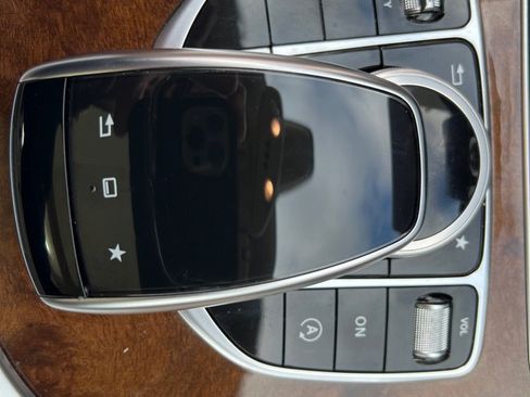 Used 2015 Mercedes-Benz C 300 4MATIC Sedan image 53