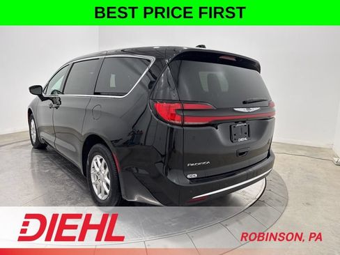 New 2026 Chrysler Pacifica Select FWD image 5