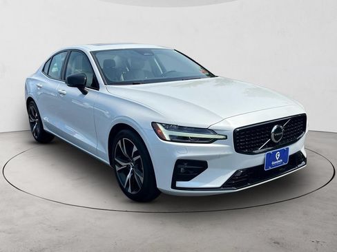 Certified 2025 Volvo S60 B5 Core AWD/4WD image 7