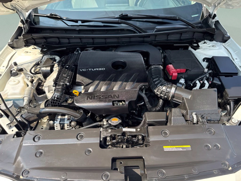 Used 2020 Nissan Altima 2.0 Platinum FWD image 40