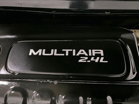 Used 2015 Jeep Cherokee Limited image 31