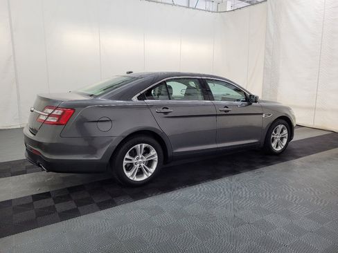 Used 2017 Ford Taurus SE FWD image 10