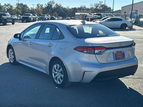 Certified 2025 Toyota Corolla LE image 3