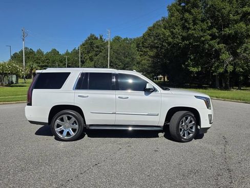 Used 2019 Cadillac Escalade Luxury RWD image 42