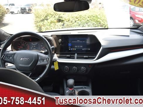 Used 2024 Chevrolet Trax RS w/ Driver Confidence Package FWD image 21