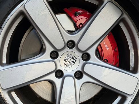 Used 2018 Porsche Cayenne GTS image 31