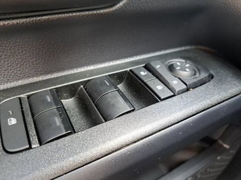 Used 2025 Toyota 4Runner SR5 AWD/4WD image 27