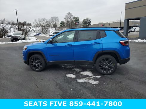 New 2026 Jeep Compass Latitude image 8