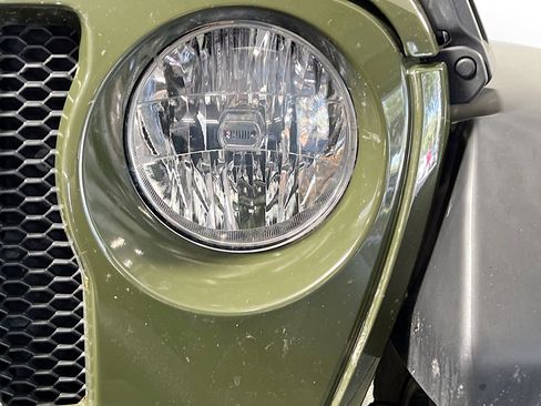 Used 2021 Jeep Wrangler Sport image 12