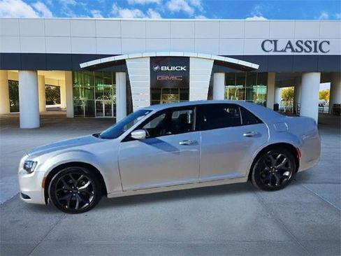 Used 2023 Chrysler 300 S image 4