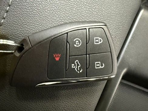 New 2026 GMC Sierra 1500 SLE image 9