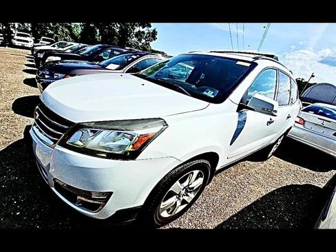 Used 2016 Chevrolet Traverse LT w/ Style and Technology Package FWD image 1
