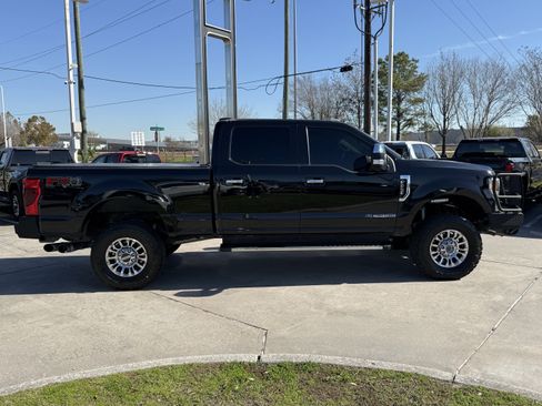 Used 2022 Ford F250 XLT w/ XLT Premium Package image 3