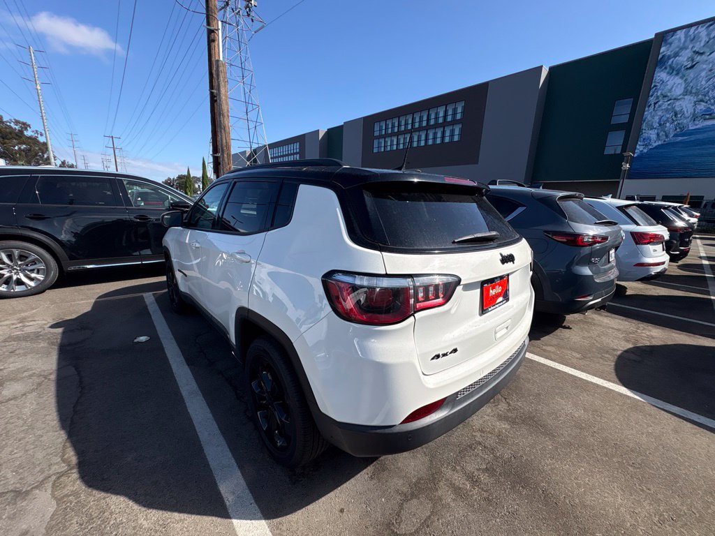 Used 2018 Jeep Compass Latitude w/ Popular Equipment Group AWD/4WD image 7