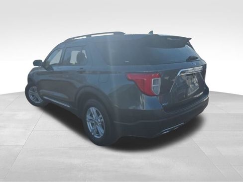 Used 2020 Ford Explorer XLT w/ Equipment Group 202A image 7