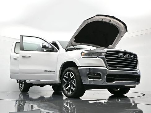 Used 2025 RAM 1500 Laramie AWD/4WD image 45