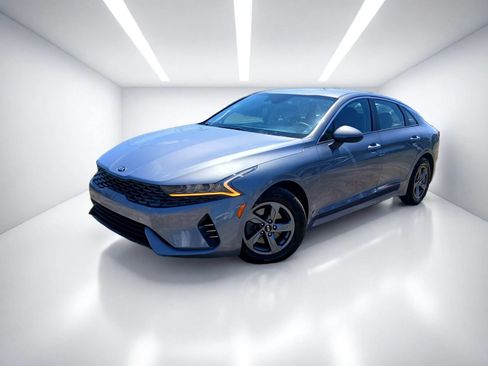 Used 2021 Kia K5 LX FWD image 2
