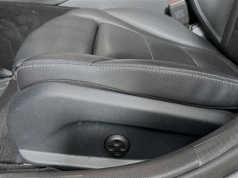 Used 2020 Mercedes-Benz C 300 Sedan image 12