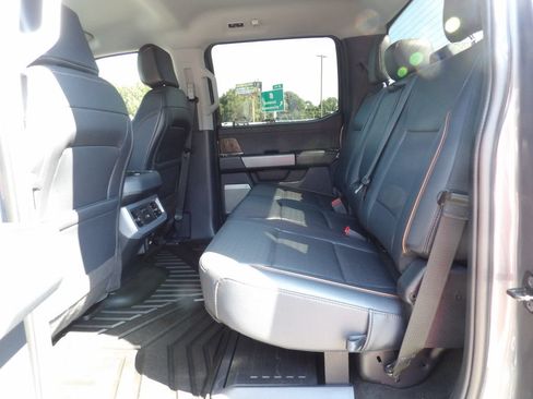 Used 2025 Ford F250 Lariat AWD/4WD image 32