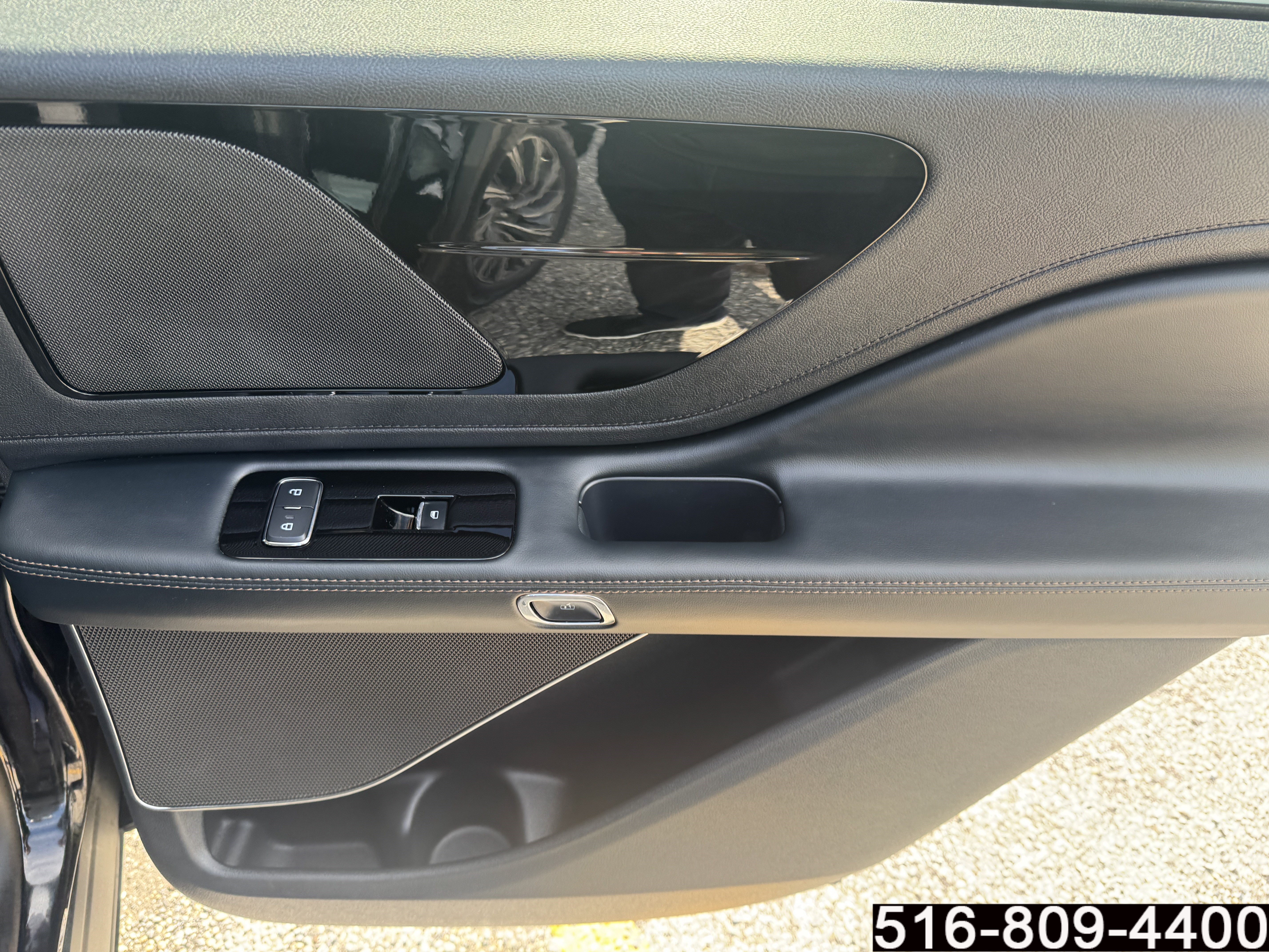 Used 2026 Lincoln Aviator AWD image 33
