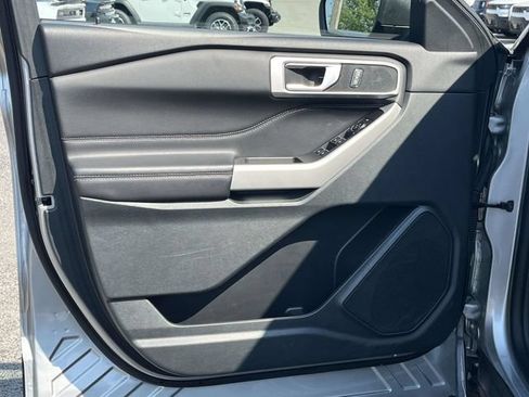 Used 2023 Ford Explorer XLT w/ Equipment Group 202A AWD/4WD image 14