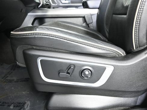 Used 2020 RAM 1500 Laramie AWD/4WD image 22