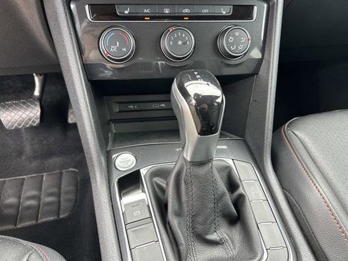 Used 2024 Volkswagen Tiguan Wolfsburg Edition image 29