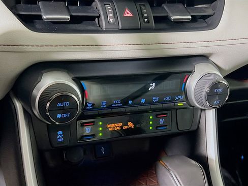 Certified 2022 Toyota RAV4 Limited w/ Limited Grade Weather Package AWD/4WD image 15
