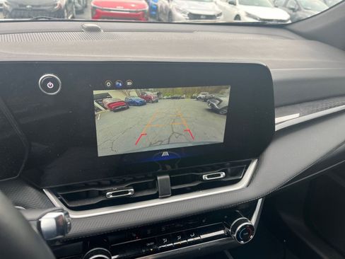 Used 2025 Chevrolet Equinox LT image 20