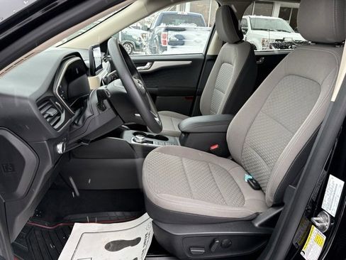 Used 2020 Ford Escape SE image 19