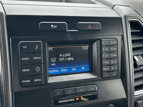 Used 2015 Ford F150 XLT w/ Trailer Tow Package image 17