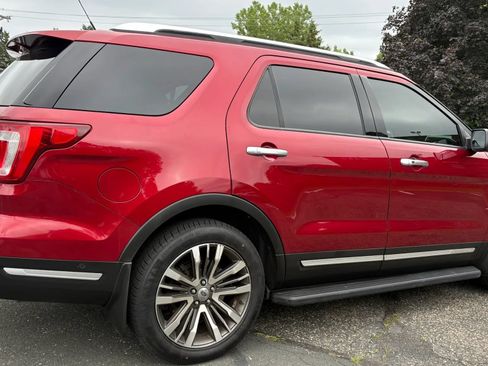 Used 2019 Ford Explorer Platinum AWD/4WD image 10