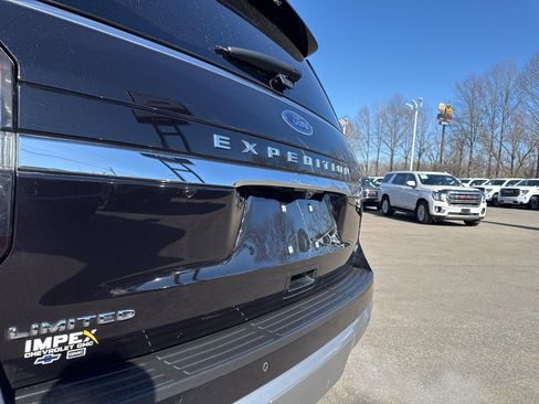 Used 2024 Ford Expedition Max Limited AWD/4WD image 33