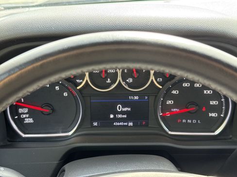 Used 2022 Chevrolet Silverado 1500 LT AWD/4WD image 18
