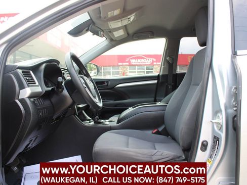 Used 2019 Toyota Highlander AWD V6 image 9