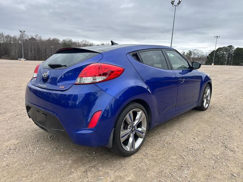 Used 2012 Hyundai Veloster w/ Style Pkg image 6
