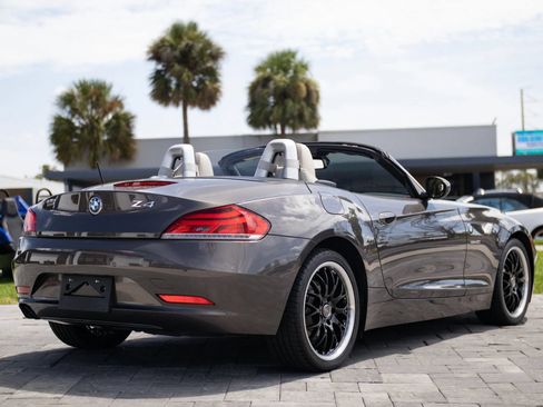 Used 2011 BMW Z4 sDrive30i RWD image 8