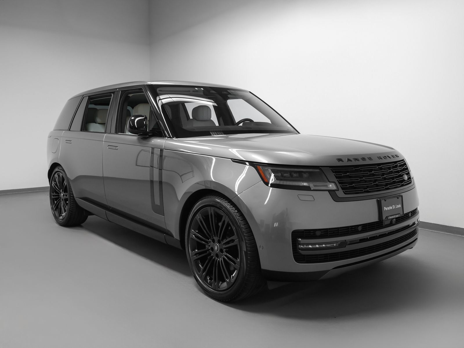 Used 2023 Land Rover Range Rover Long Wheelbase SE AWD/4WD image 10