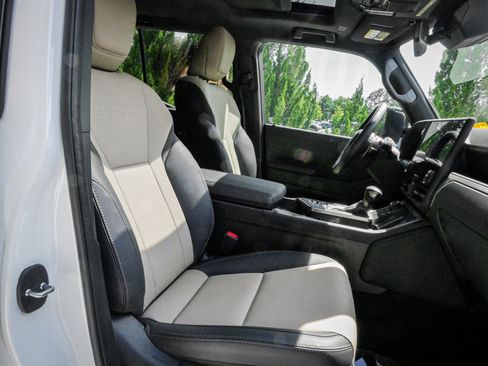Used 2024 Lexus GX 550 AWD/4WD image 32