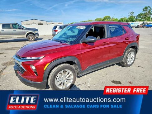 Used 2025 Chevrolet TrailBlazer LS w/ LS Convenience Package FWD image 1