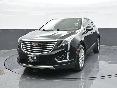 Used 2019 Cadillac XT5 Platinum AWD/4WD image 2