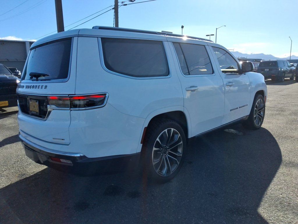 Used 2022 Jeep Grand Wagoneer Series III w/ Rear Seat Video Group 1 AWD/4WD image 8