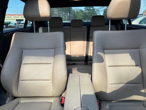 Used 2011 Mercedes-Benz E 350 BlueTEC Sedan image 15