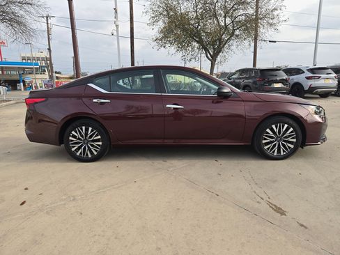 Certified 2025 Nissan Altima 2.5 SV image 8