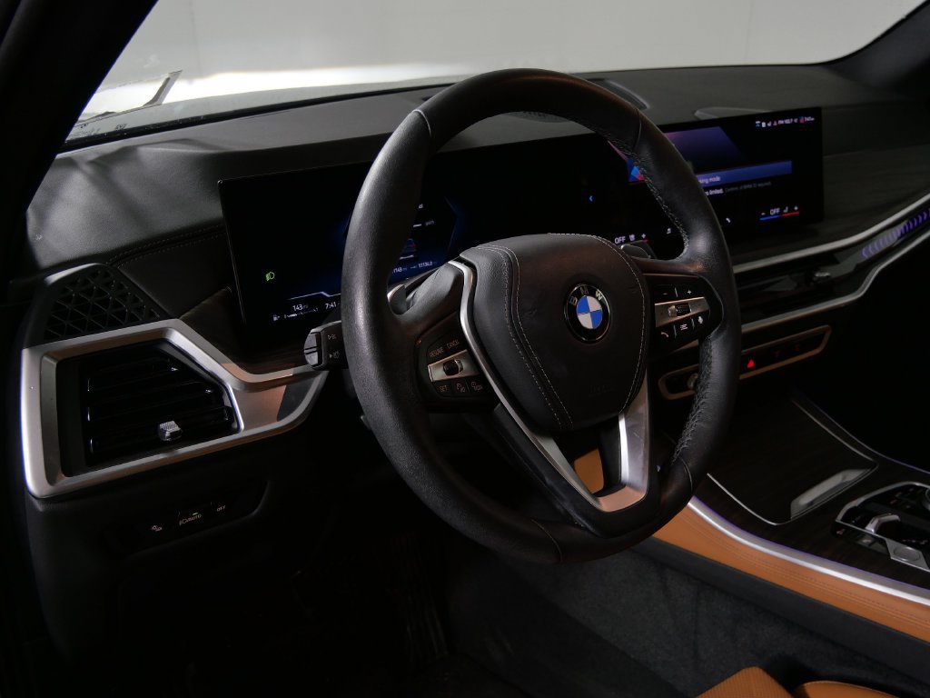 Used 2024 BMW X5 xDrive40i AWD/4WD image 14