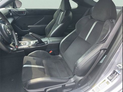 Used 2023 Toyota GR86 Premium w/ ALL Weather Mat Package (TMS) image 19