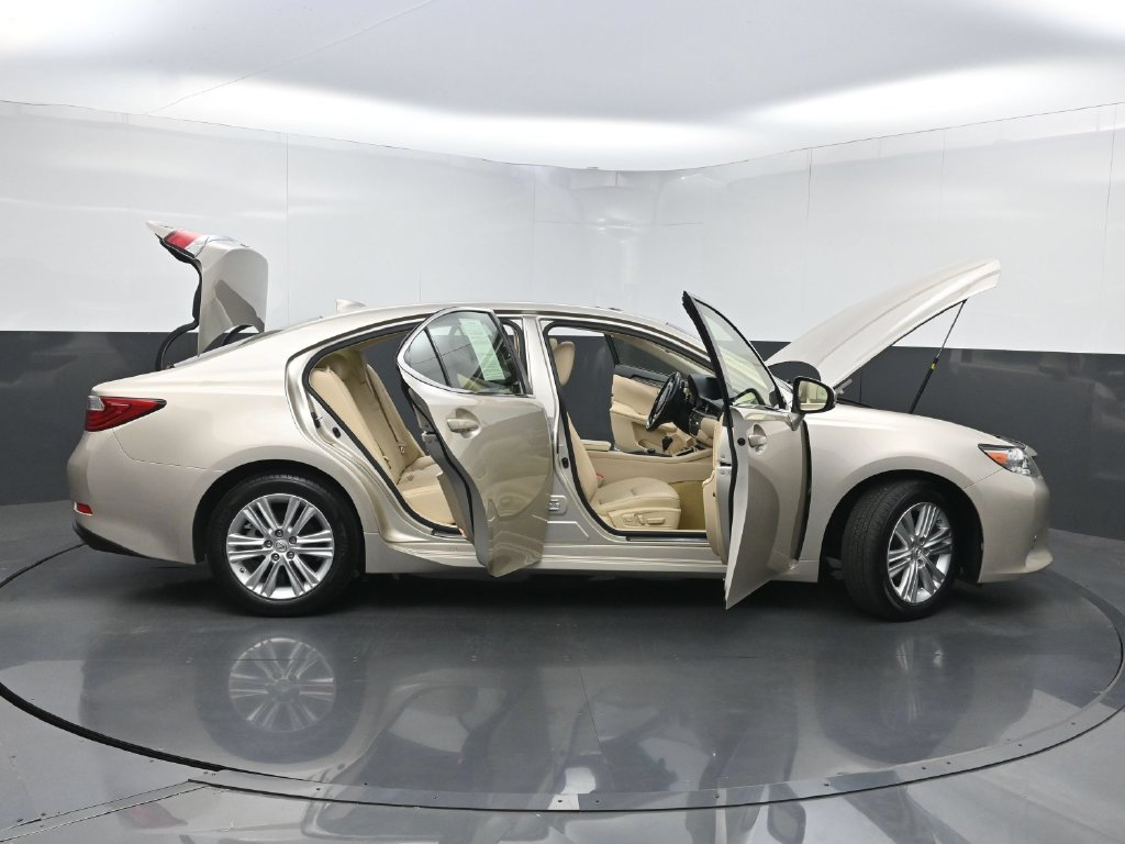 Used 2015 Lexus ES 350 w/ Premium Package FWD image 34