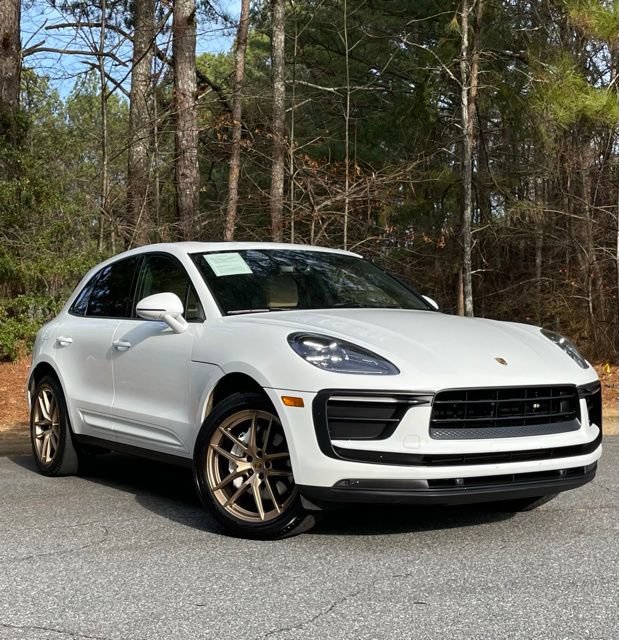 Used 2022 Porsche Macan AWD/4WD image 9